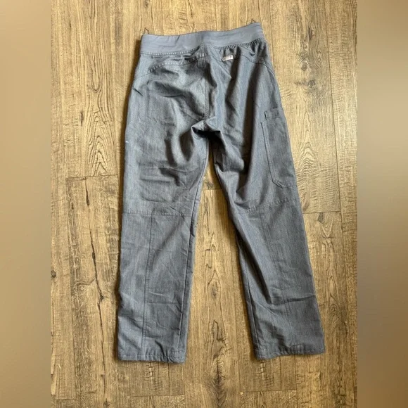 Figs Classic Fit Kade Cargo Scrub Pants Straight Leg- Slate Blue - Picture 5 of 6